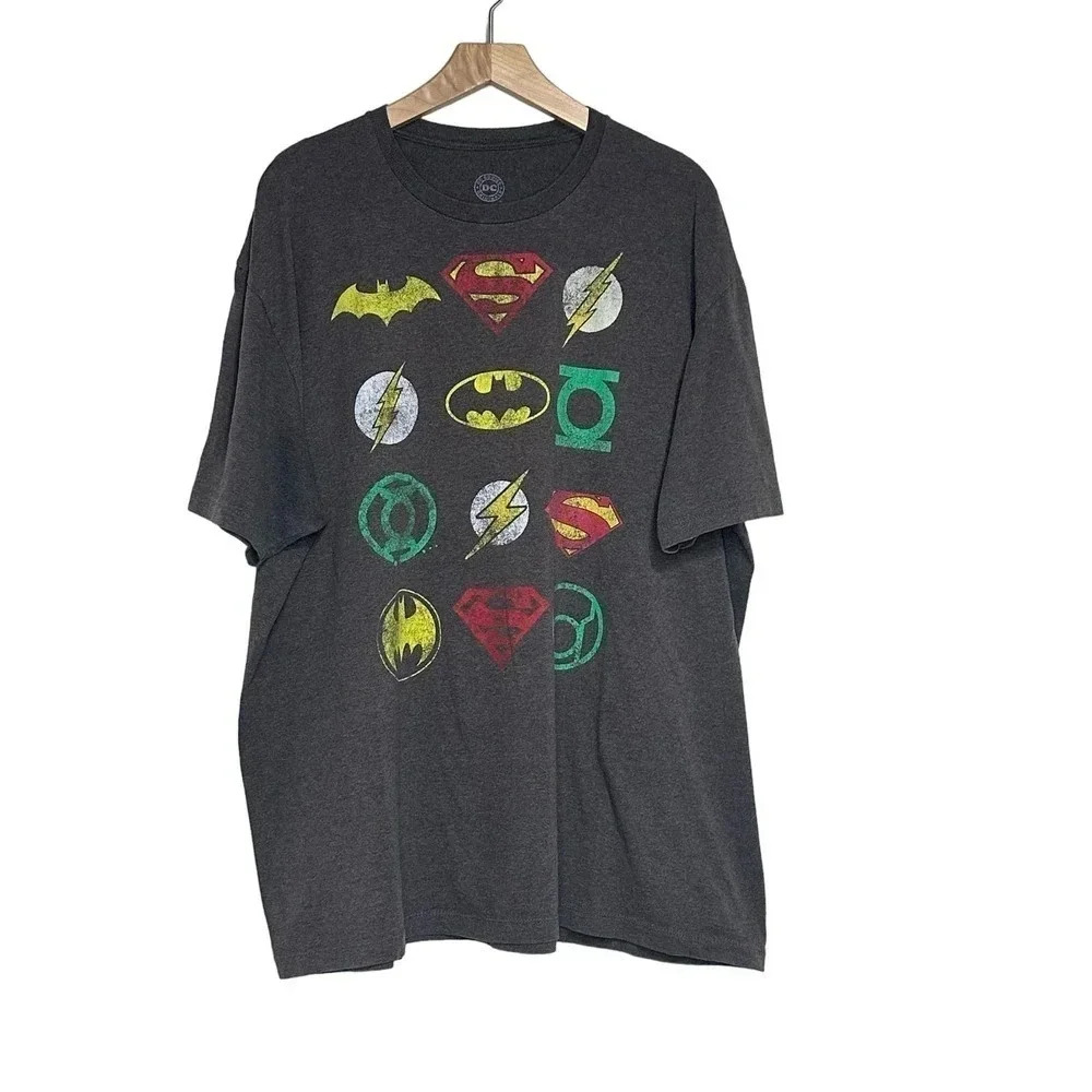 DC‎ Comic 2XL Gray superheroes t-shirt collectible